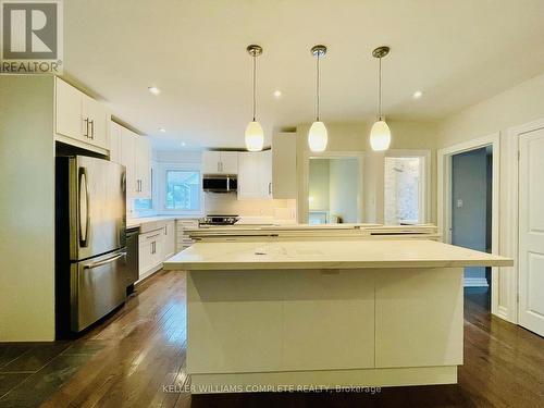 450 East 37Th Street, Hamilton, ON - Indoor Photo Showing Kitchen With Upgraded Kitchen