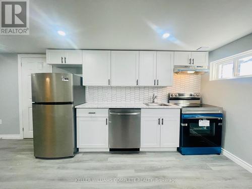 450 East 37Th St, Hamilton, ON - Indoor Photo Showing Kitchen