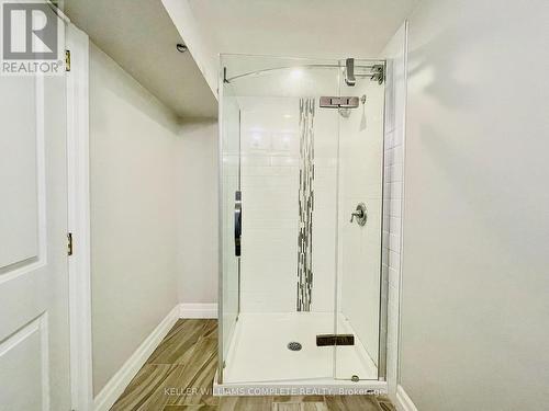 450 East 37Th Street, Hamilton, ON - Indoor Photo Showing Bathroom