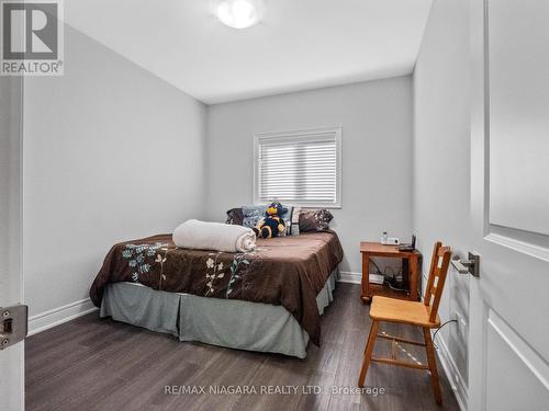 254 Lancaster Drive, Port Colborne, ON - Indoor Photo Showing Bedroom