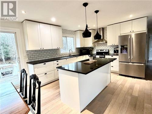 Modern Kitchen with island - 322 Gardiner Road, Perth, ON - Indoor