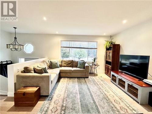 Main floor, Living - 322 Gardiner Road, Perth, ON - Indoor Photo Showing Living Room