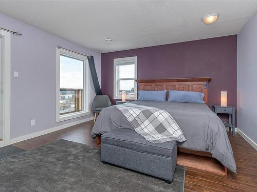 841 2Nd Ave, Ladysmith, BC - Indoor Photo Showing Bedroom