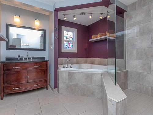 841 2Nd Ave, Ladysmith, BC - Indoor Photo Showing Bathroom
