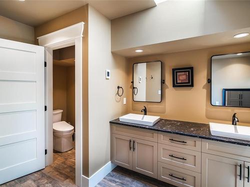 1667 Stroulger Rd, Nanoose Bay, BC - Indoor Photo Showing Bathroom