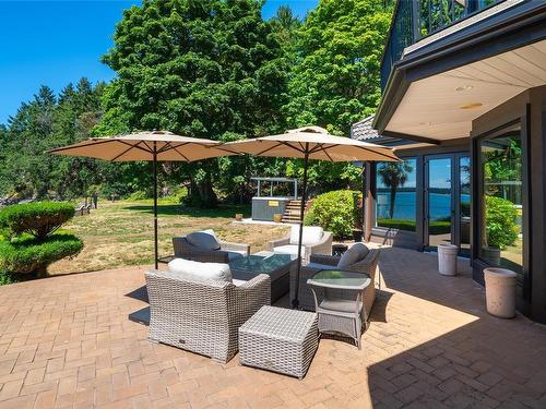 1667 Stroulger Rd, Nanoose Bay, BC - Outdoor With Deck Patio Veranda