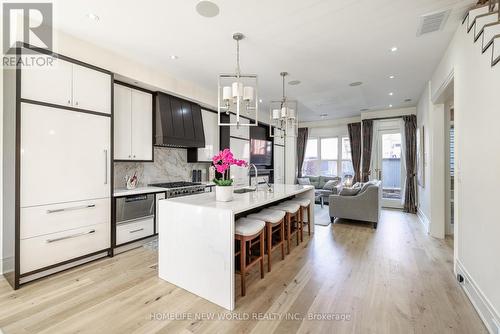 9 Dunvegan Road, Toronto, ON - Indoor Photo Showing Kitchen With Upgraded Kitchen