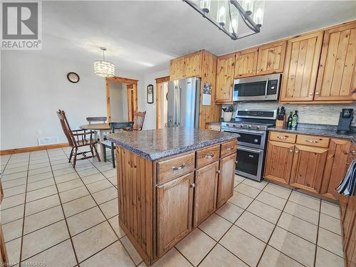 6806 Highway 21, South Bruce Peninsula, ON - Indoor Photo Showing Kitchen