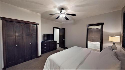 726 C - 700 Bighorn Boulevard, Radium Hot Springs, BC - Indoor Photo Showing Bedroom