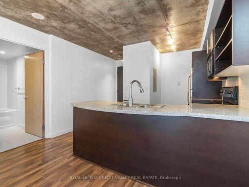 505-1005 King St, Toronto, ON - Indoor Photo Showing Kitchen