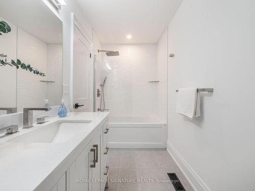 34 Kirkdene Dr, Toronto, ON - Indoor Photo Showing Bathroom