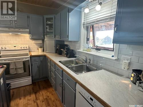 Hwy 302 East Acreage, Prince Albert Rm No. 461, SK - Indoor Photo Showing Kitchen With Double Sink