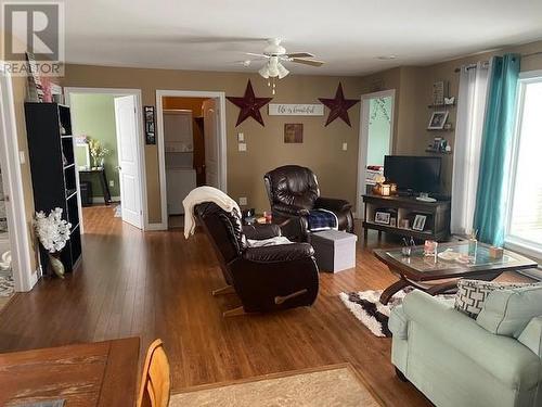 160 Main Street, Clarke'S Head, NL - Indoor Photo Showing Living Room