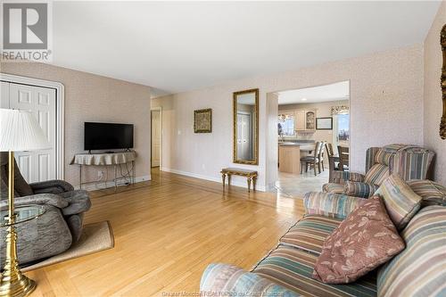 2306 Acadie Rd, Cap Pele, NB - Indoor Photo Showing Living Room