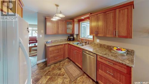 2 Hammond Road, Regina, SK - Indoor Photo Showing Kitchen With Double Sink