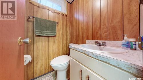2 Hammond Road, Regina, SK - Indoor Photo Showing Bathroom