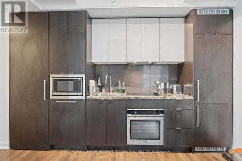 #2712 -115 Blue Jays Way, Toronto, ON - Indoor Photo Showing Kitchen With Upgraded Kitchen