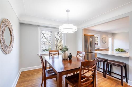 839 Mewburn Road, Ancaster, ON - Indoor Photo Showing Dining Room