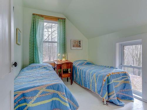Bedroom - 8 Rue Highland, Sutton, QC - Indoor Photo Showing Bedroom