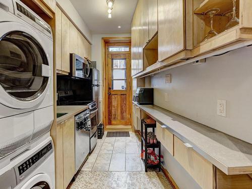 Cuisine - 3129  - 3135 Rue St-Antoine O., Westmount, QC - Indoor Photo Showing Laundry Room