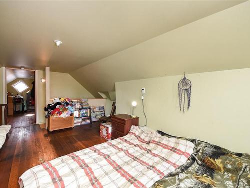 2764 Penrith Ave, Cumberland, BC - Indoor Photo Showing Bedroom