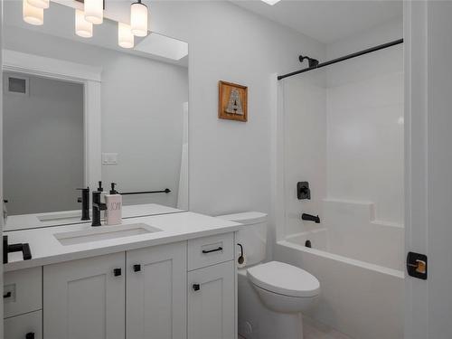 3553 Parkview Cres, Port Alberni, BC - Indoor Photo Showing Bathroom