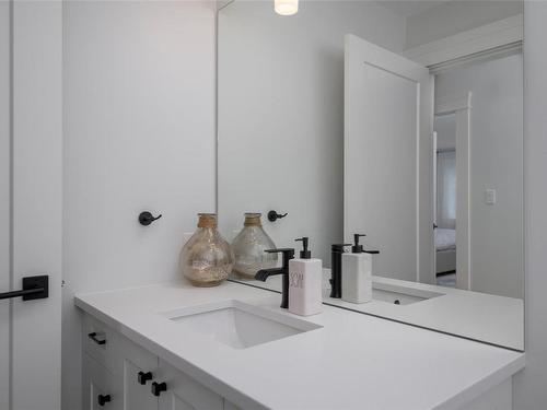 3553 Parkview Cres, Port Alberni, BC - Indoor Photo Showing Bathroom