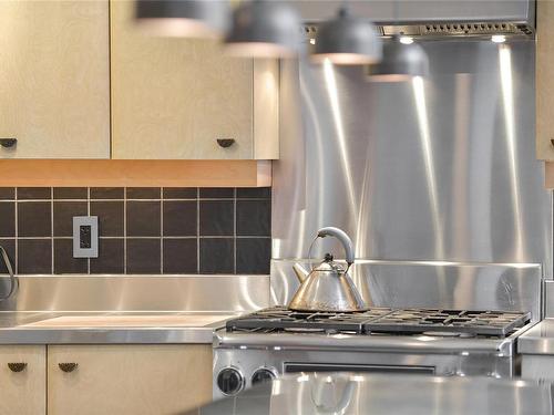 408-455 Sitkum Rd, Victoria, BC - Indoor Photo Showing Kitchen With Double Sink