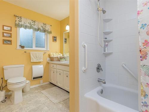 1120 Bazett Rd, Duncan, BC - Indoor Photo Showing Bathroom