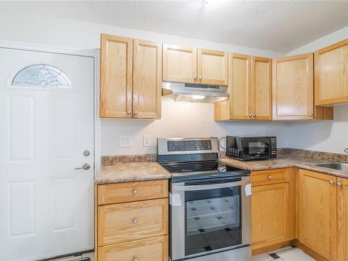 5619 Turner Rd, Nanaimo, BC - Indoor Photo Showing Kitchen