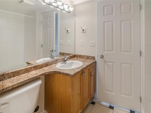 5619 Turner Rd, Nanaimo, BC - Indoor Photo Showing Bathroom