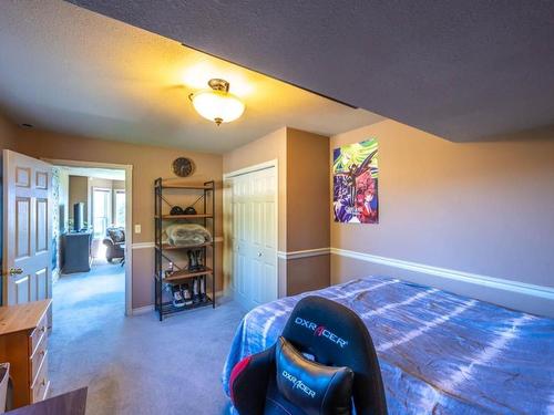 7012 Happy Valley Road, Summerland, BC - Indoor Photo Showing Bedroom