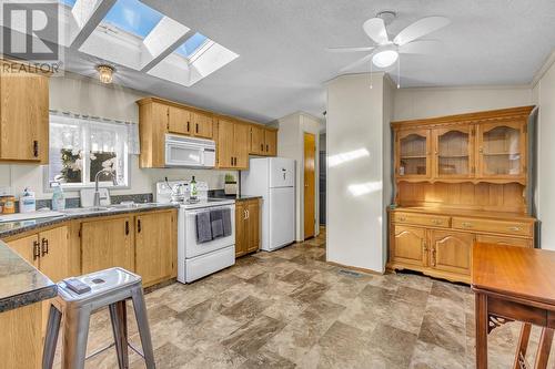 69 1000 Inverness Road, Prince George, BC - Indoor Photo Showing Kitchen