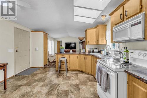 69 1000 Inverness Road, Prince George, BC - Indoor Photo Showing Kitchen