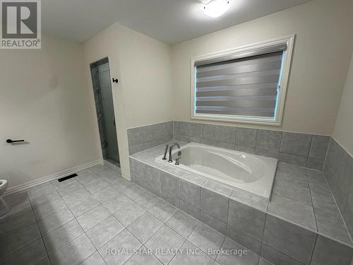 213 Warden St, Clearview, ON - Indoor Photo Showing Bathroom