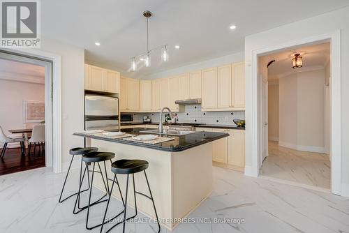 603 Canyon St, Mississauga, ON - Indoor Photo Showing Kitchen