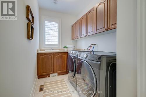 603 Canyon St, Mississauga, ON - Indoor Photo Showing Laundry Room