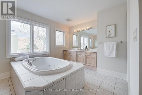 603 Canyon St, Mississauga, ON - Indoor Photo Showing Bathroom