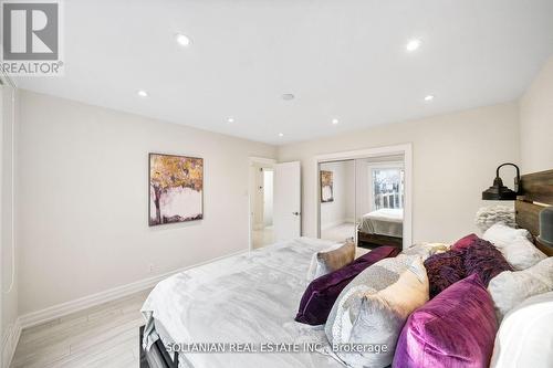 71 Centre Ave, Toronto, ON - Indoor Photo Showing Bedroom
