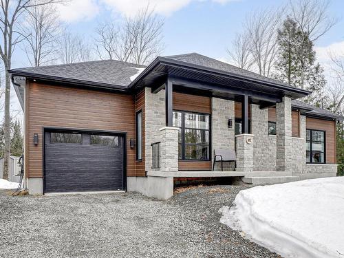 Frontage - 102 111E Avenue, Saint-Hippolyte, QC - Outdoor With Facade