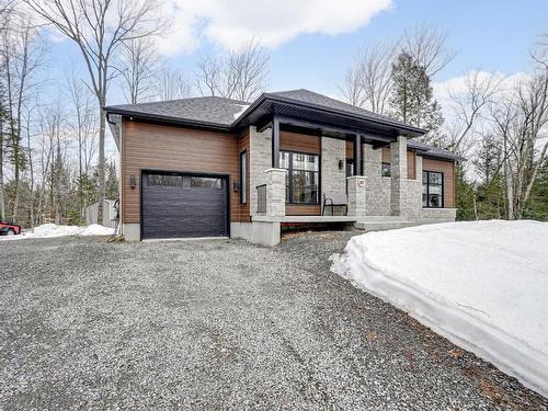 Frontage - 102 111E Avenue, Saint-Hippolyte, QC - Outdoor With Facade