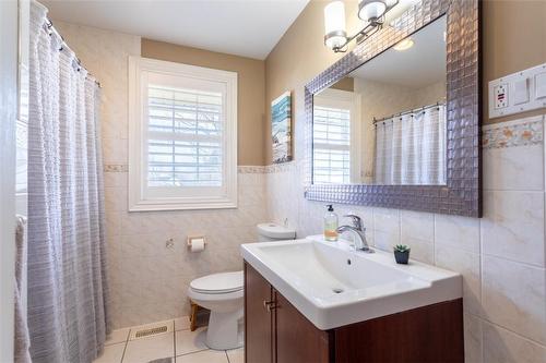 721 Courtland Place, Burlington, ON - Indoor Photo Showing Bathroom