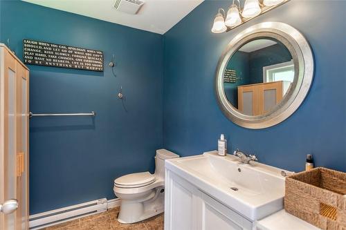 721 Courtland Place, Burlington, ON - Indoor Photo Showing Bathroom