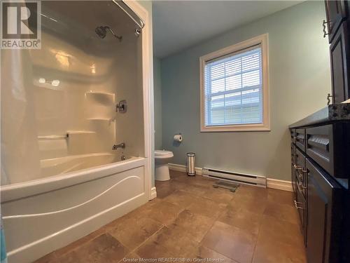 3 Brydges St, Pointe Du Chene, NB - Indoor Photo Showing Bathroom