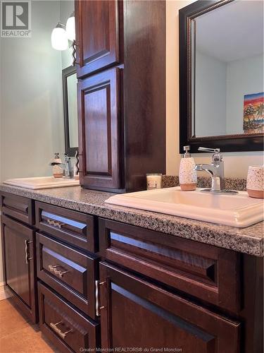 3 Brydges St, Pointe Du Chene, NB - Indoor Photo Showing Bathroom