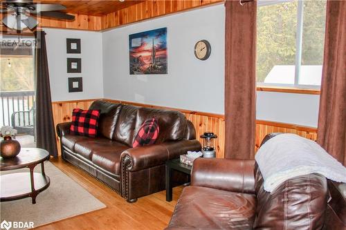 810 4Th Line, Douro-Dummer, ON - Indoor Photo Showing Living Room