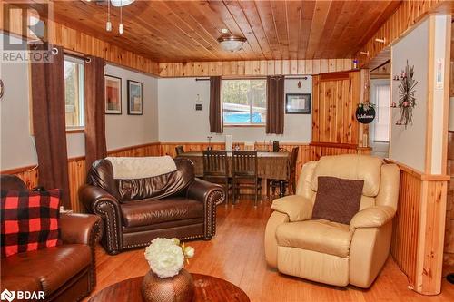 810 4Th Line, Douro-Dummer, ON - Indoor Photo Showing Living Room