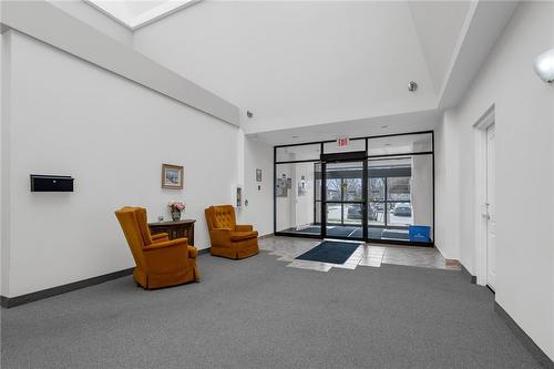 6350 Dorchester Road|Unit #113, Niagara Falls, ON - Indoor Photo Showing Other Room