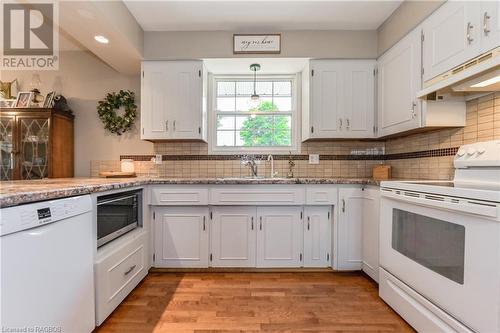 152 Mcfarlin Drive, West Grey, ON - Indoor Photo Showing Kitchen