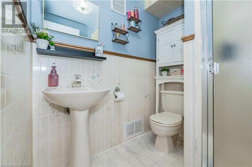 152 Mcfarlin Drive, West Grey, ON - Indoor Photo Showing Bathroom